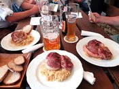 traditionelles Knöcherlessen