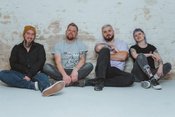 BLOODSTRINGS LIVE Heile Welt