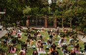 Morning Flow: Vinyasa Yoga im Lapidarium