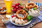 WEISSWURST ESSEN "SATT"