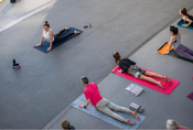 Pop Up Yoga in der BMW Welt