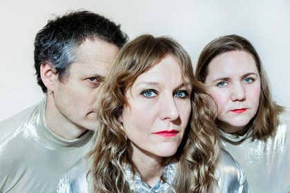 Live: Hedvig Mollestad Trio (free jazz, proggy rock and psychedelia / Oslo, Norwegen) + Fuzzerati