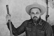 Live: Digger Barnes (melancholischer Singer-Songwriter, Americana) + Deus Töther (LoFi Folk)