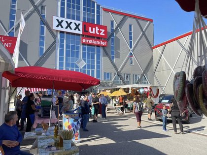 Herbstmarkt mit Verkaufsoffen Sonntag (XXXLutz Emslander Landshut) 04.10.2026