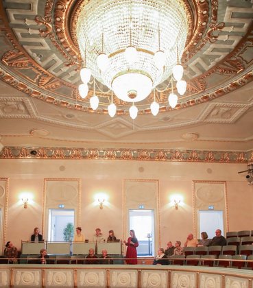 Hereinspaziert ins König Albert Theater · Theaterführung durch alle historischen Publikumsbereiche