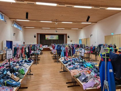 26 . vorsortierter Kinderflohmarkt des Fördervereins Sonnenwiese