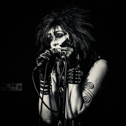 LIZZIE AND THE BANSHEES (UK)