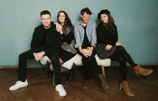 CHRISTMAS 4 FRIENDs – Weihnachtslieder mit Kaminzimmer-Feeling: Konzert mit Menü
