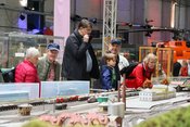 „Zurück in die Zukunft“ – Sonderfahrplan auf der Modelleisenbahn