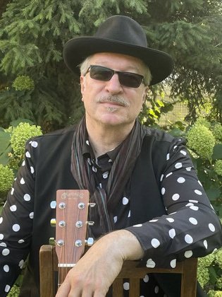 Rick Black performt Bob Dylan im Vier Peh