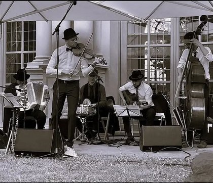 Live Stage "Orchestra Grandessa"
