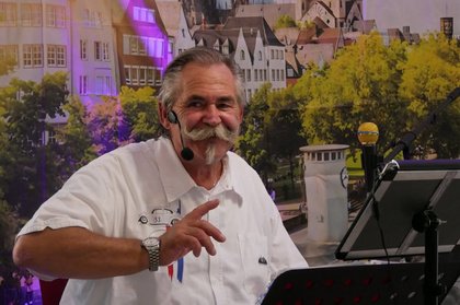 "Zimtstääne un Bloosengel - Heimatsprooch 2" Soloprogramm Joe Sturm Mines Spatzentreff