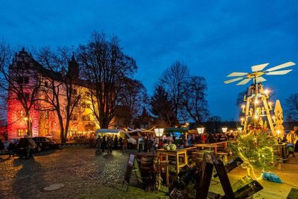 Weihnachtsmarkt im Wasserschloss