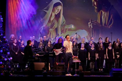 CHRISTMAS MOMENTS TOUR 2026