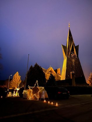 Weihnachtsmarkt an der St. Laurentiuskirche Buchbach