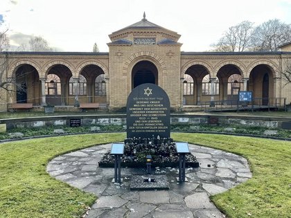 Von Aschrott bis Ury – Der jüdische Friedhof Weißensee
