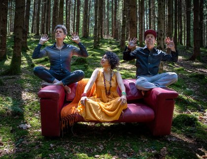 BOSSARENOVA TRIO „Levitar“