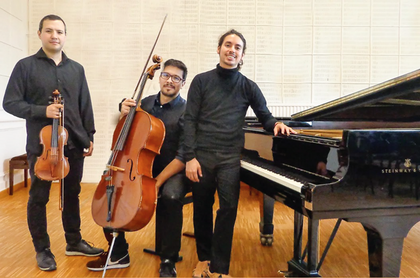 Von Europa nach Kolumbien – Candlelight-Konzert mit dem Trio Nencatacoa