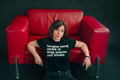 MAREIKE FALLWICKL liest aus "Haltet euch fest"