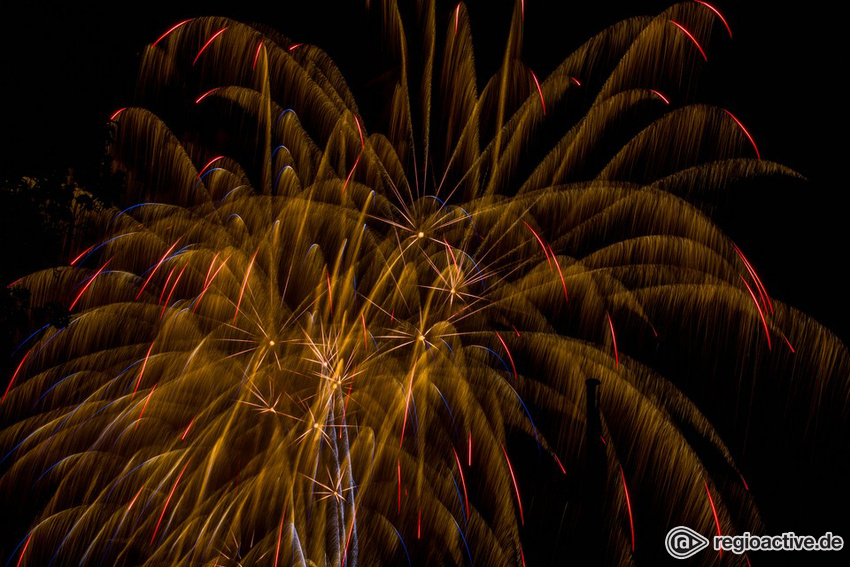 Fotos: Das große Feuerwerk bei Rhein in Flammen in St. Goarshausen 2016