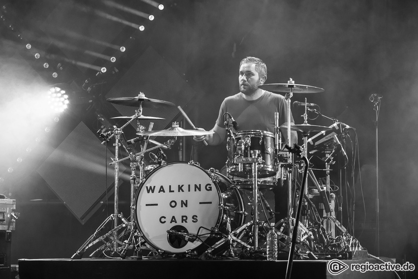 Walking on Cars (live beim SWR3 New Pop Festival, 2016)