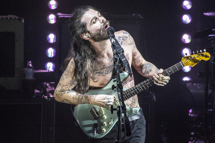 Bestürmt - Oben ohne: Bilder von Biffy Clyro live beim Reeperbahn Festival 2016 in Hamburg 