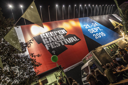 Wahnsinnige Vielfalt - Beim Reeperbahn Festival 2016 in Hamburg führen viele Wege zum Ziel 