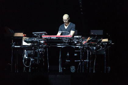 Die Zukunft ist jetzt - Tastenkünstler: Fotos von Schiller live in der SAP Arena in Mannheim 