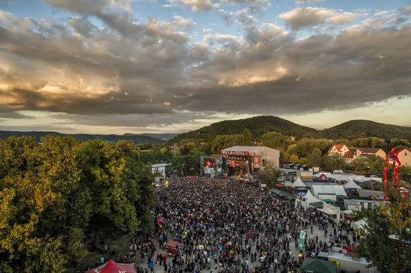 Es wird wieder heiß! - Rise Against und Alligatoah spielen auf dem Open Flair Festival 2017 