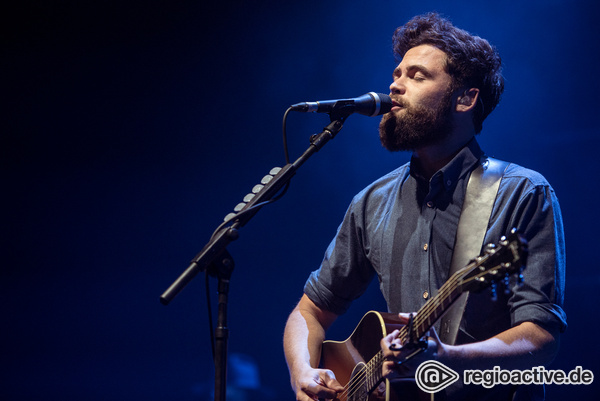 Die Spielfreude eines Straßenmusikers - Passenger erreicht in der Frankfurter Jahrhunderhalle neue Dimensionen 