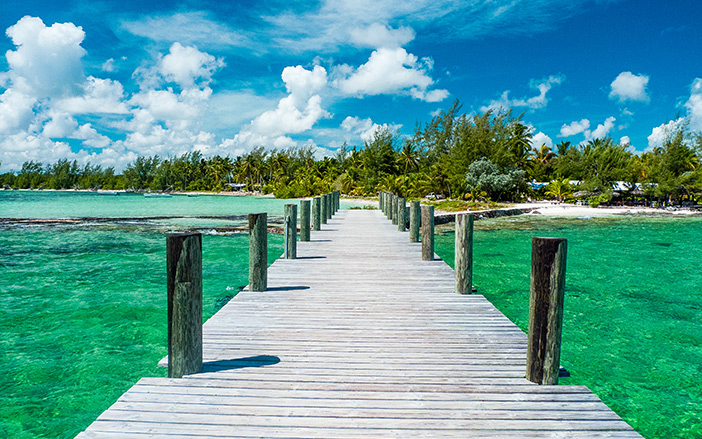 Τα σμαραγδένια νερά της Άνδρου