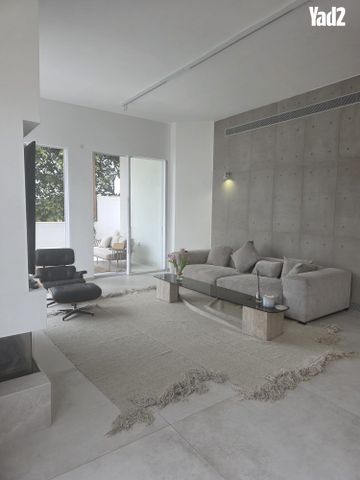 Sleek Modern Penthouse
