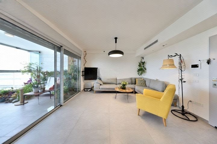 Panoramic Sky Retreat