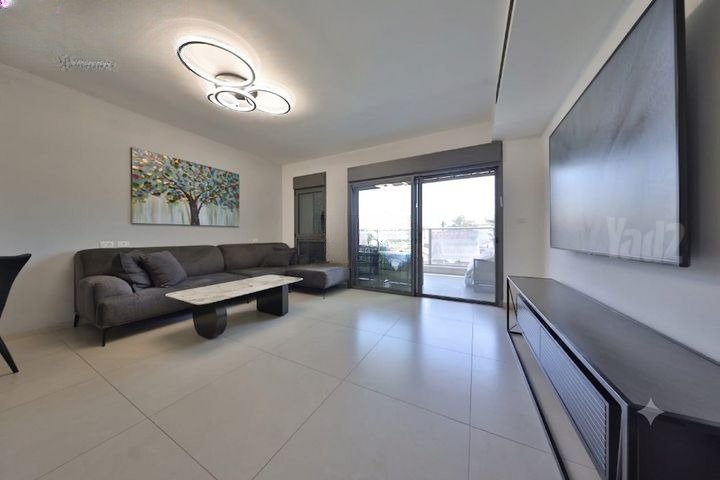 Elegant Modern Haven