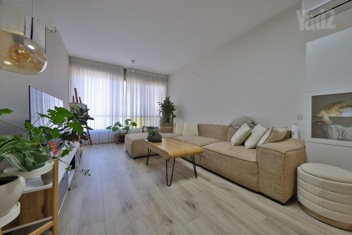 Bright Renovated Haven