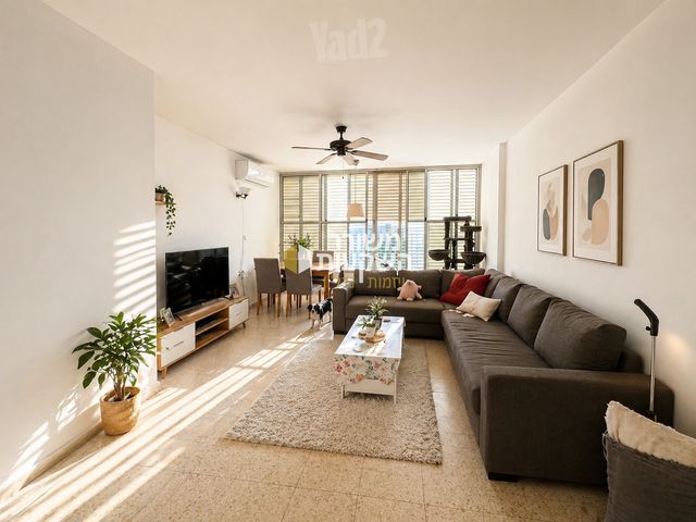 Bright Herzliya Gem
