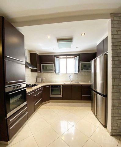 Spacious Modern Oasis