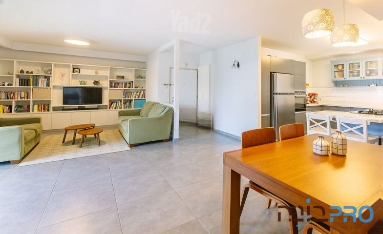 Bright Modern Oasis