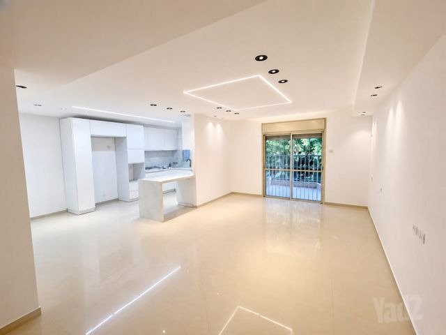 Bright Spacious Oasis