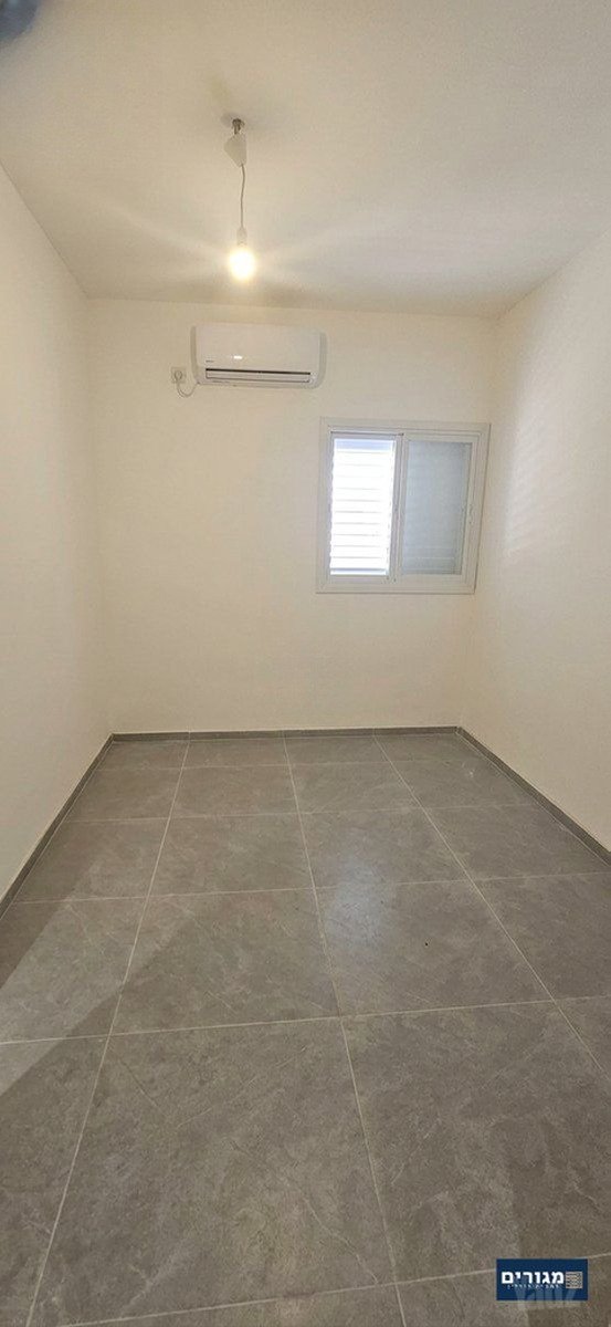 Renovated Motzkin Gem