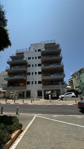 פנינה מודרנית מוארת