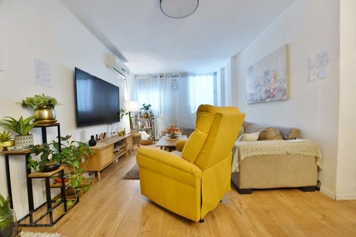 Bright Renovated Nest