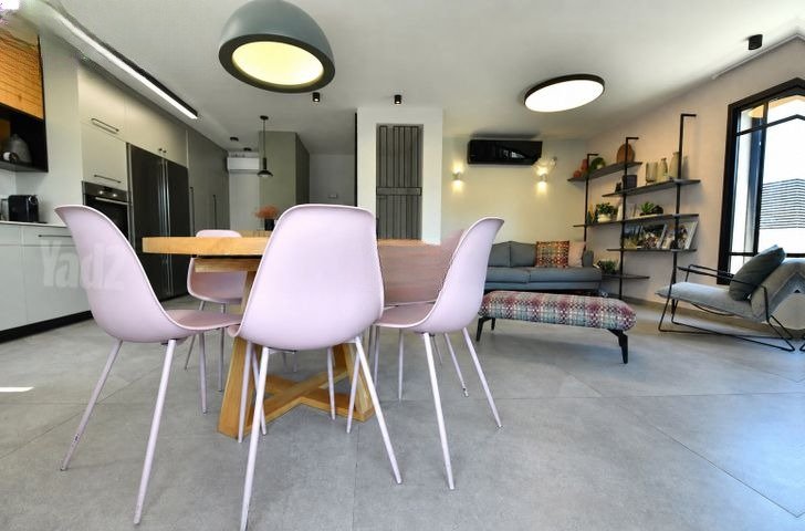 Chic Inverted Duplex