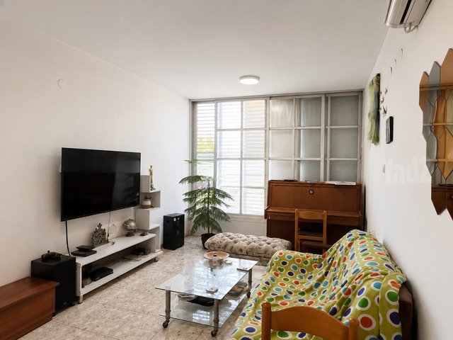 Bright Urban Apartment