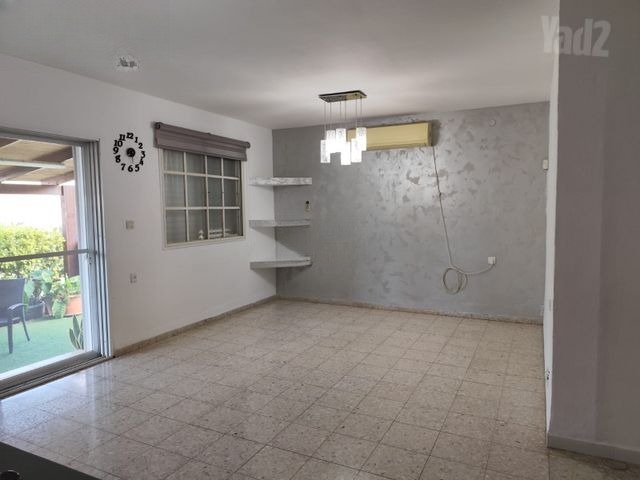 Versatile Shlomi Estate