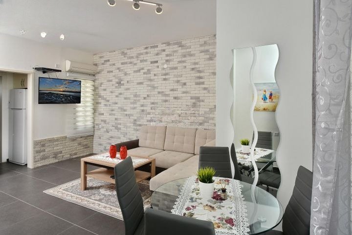 Modern Beachfront Retreat