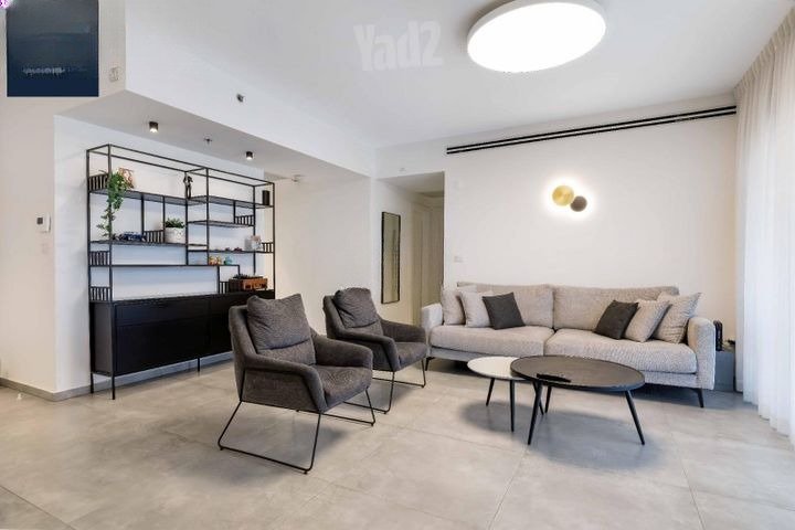 Spacious Modern Haven