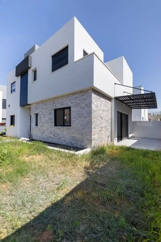 Modern Ekron Villa