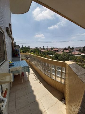 קן משפחתי מרווח