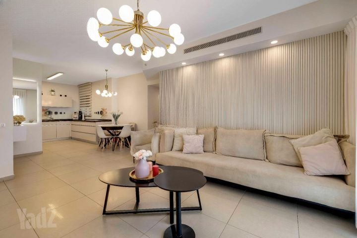 Modern Sunlit Oasis